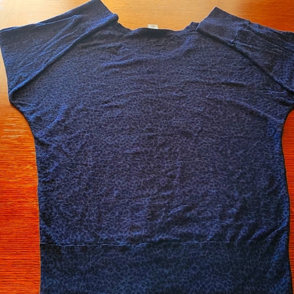 DKNY  Navy leopard print 3/4 sleeve sweater - Picture 3 of 5